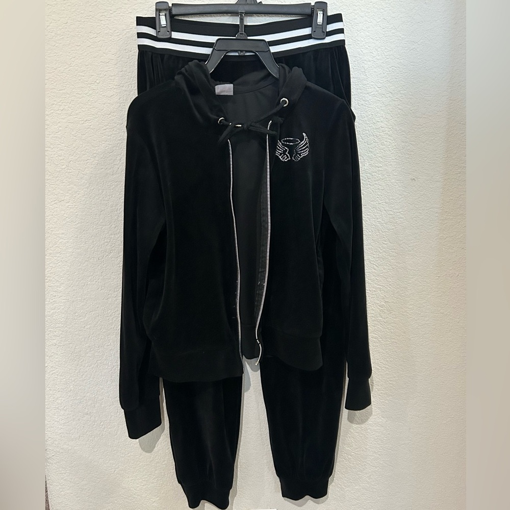 No Boundaries Velour Angel Wings Junior’s Jacket & Sweats.